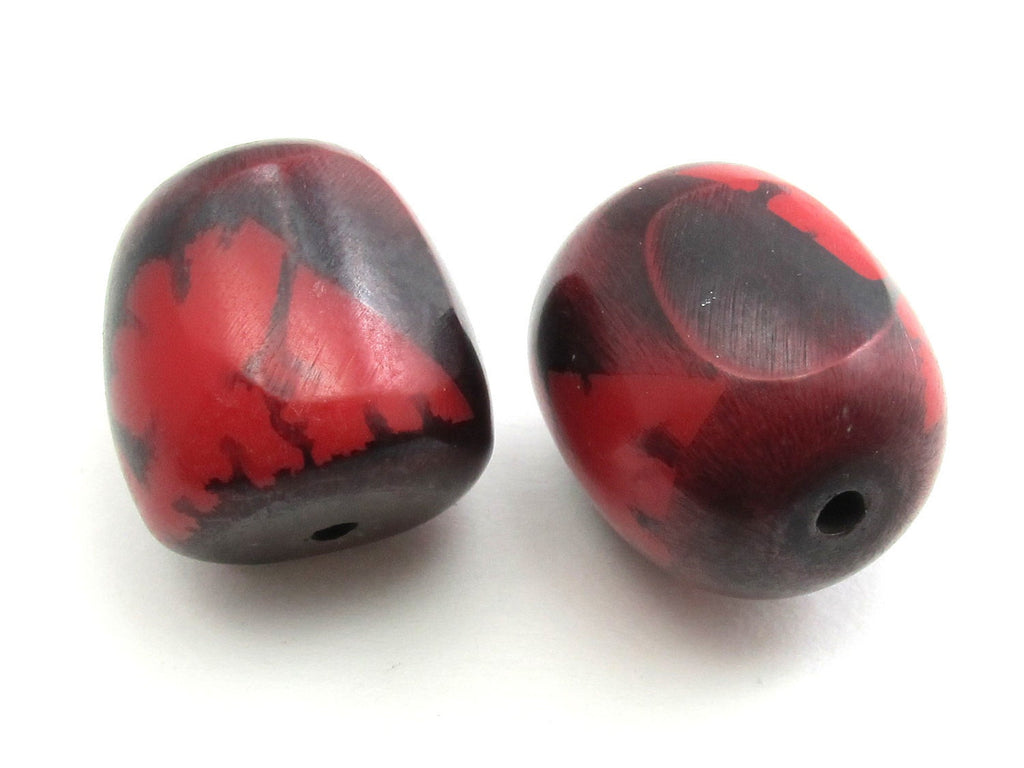 2 Beads - Red horn beads from Nepal - BD137
