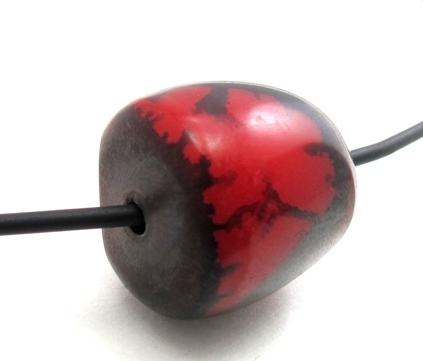 2 Beads - Red horn beads from Nepal - BD137