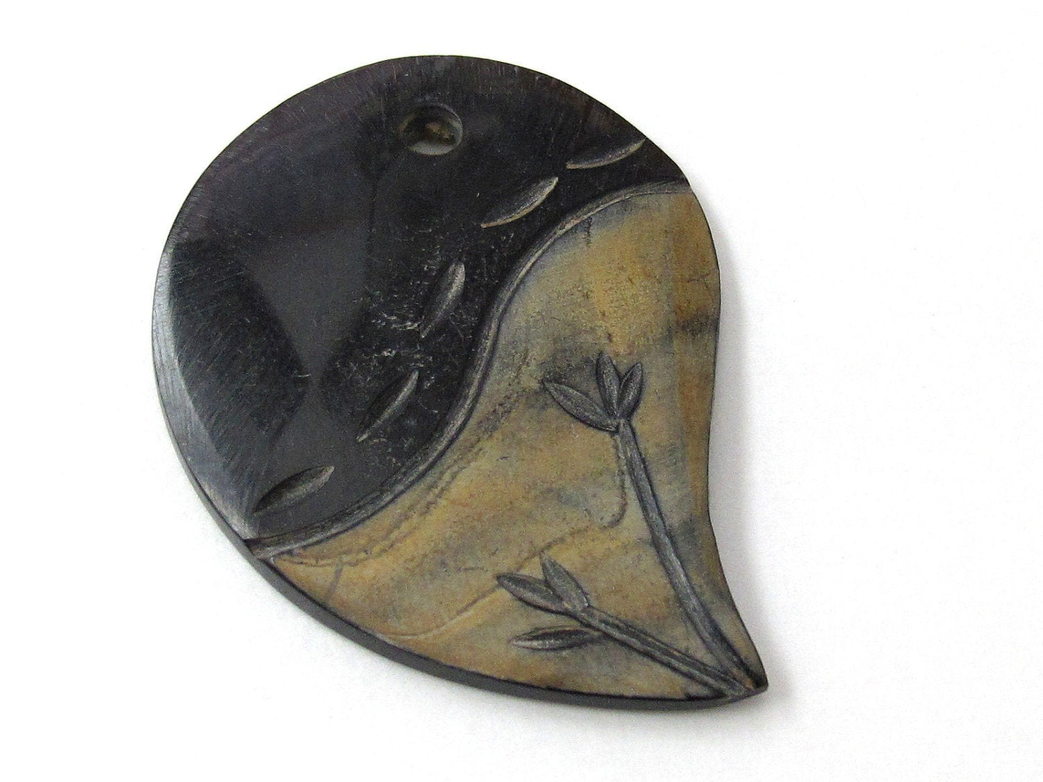 Nepal recycled cattle bone Paisley pendant - PB014