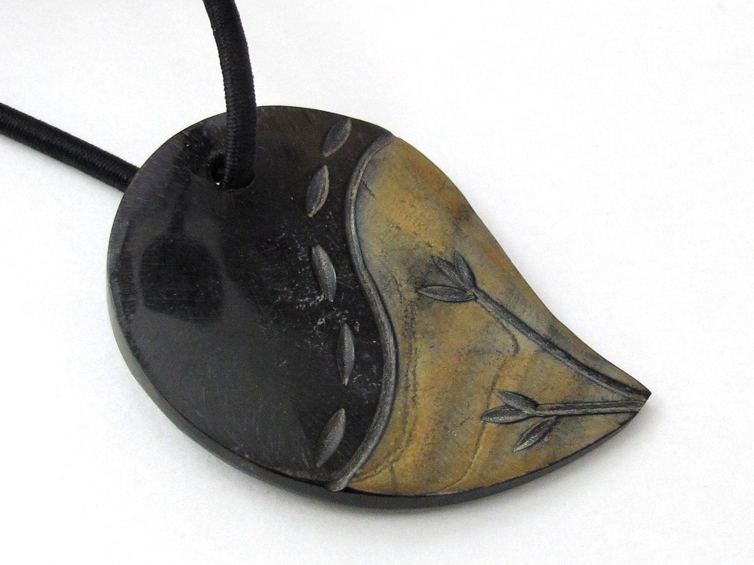 Nepal recycled cattle bone Paisley pendant - PB014