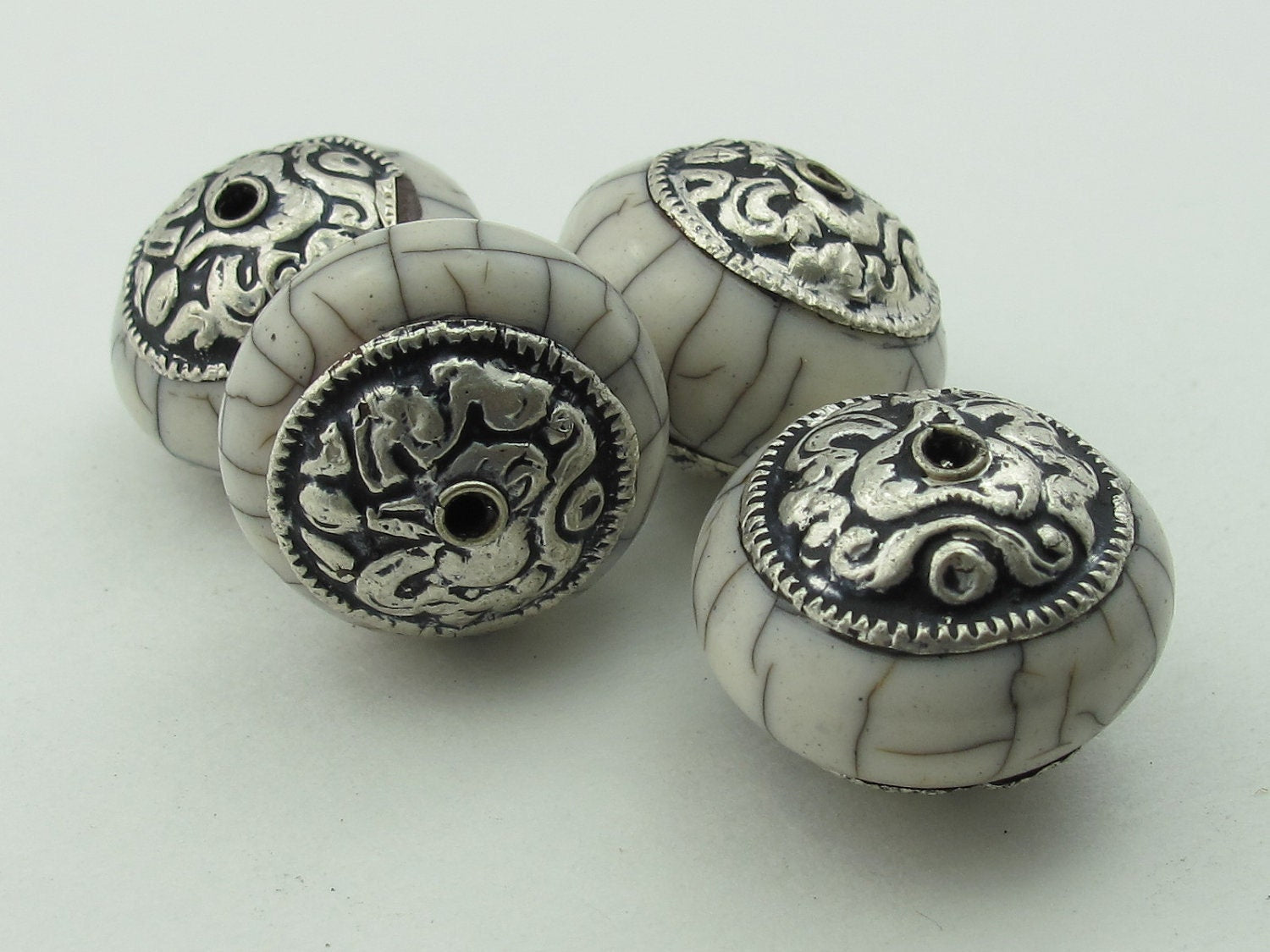 Tibetan - Capped white crackle resin beads - 2 beads - BD079