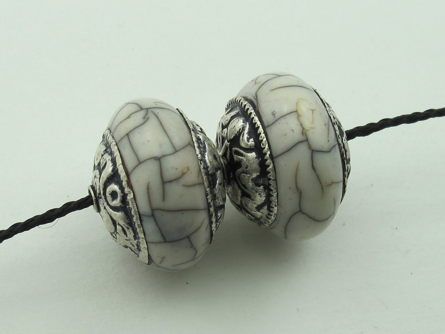 Tibetan - Capped white crackle resin beads - 2 beads - BD079