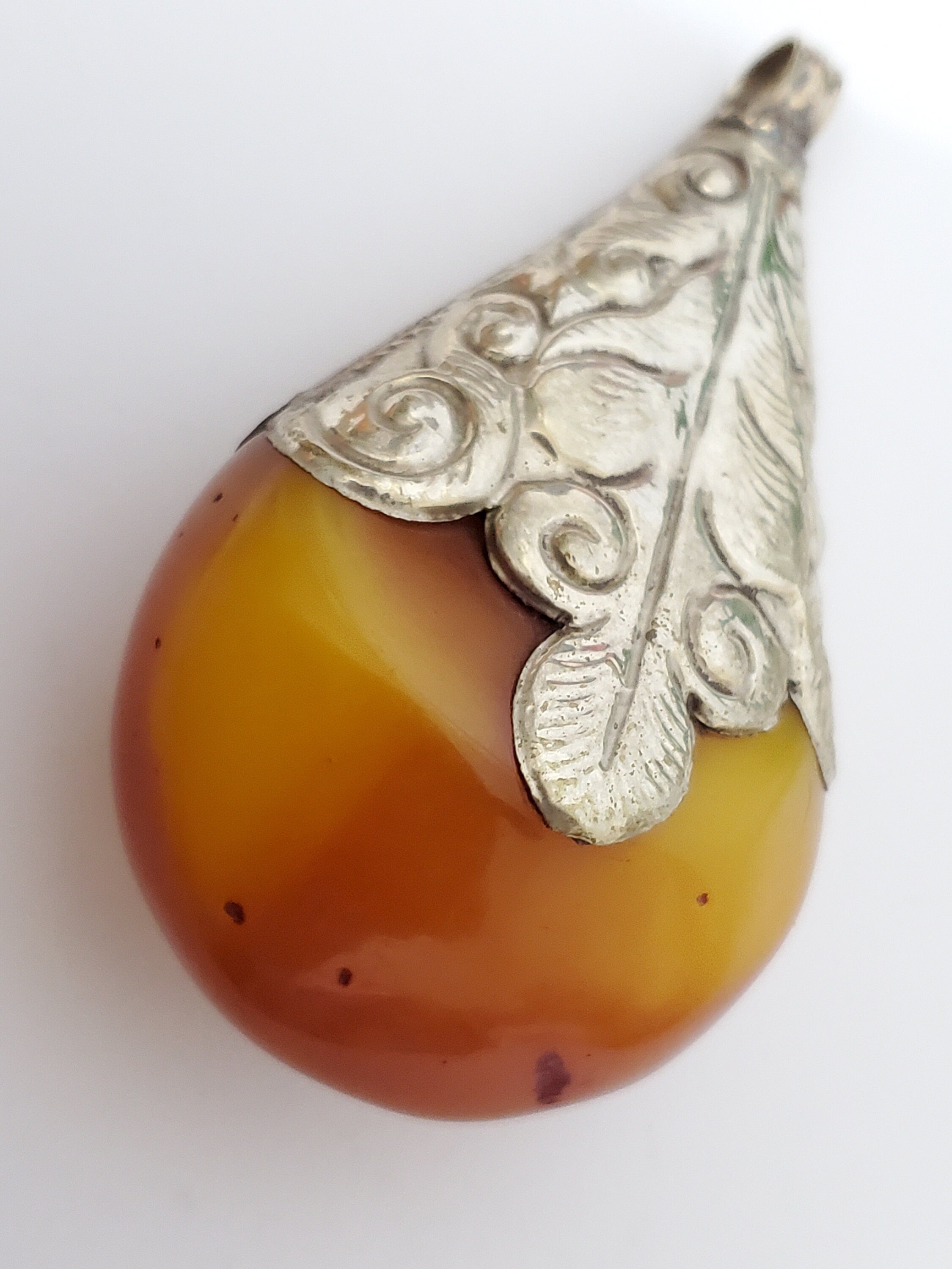 1 pendant- Extra large Bold size Teardrop shape Tibetan silver capped copal resin pendant Nepal - PM214