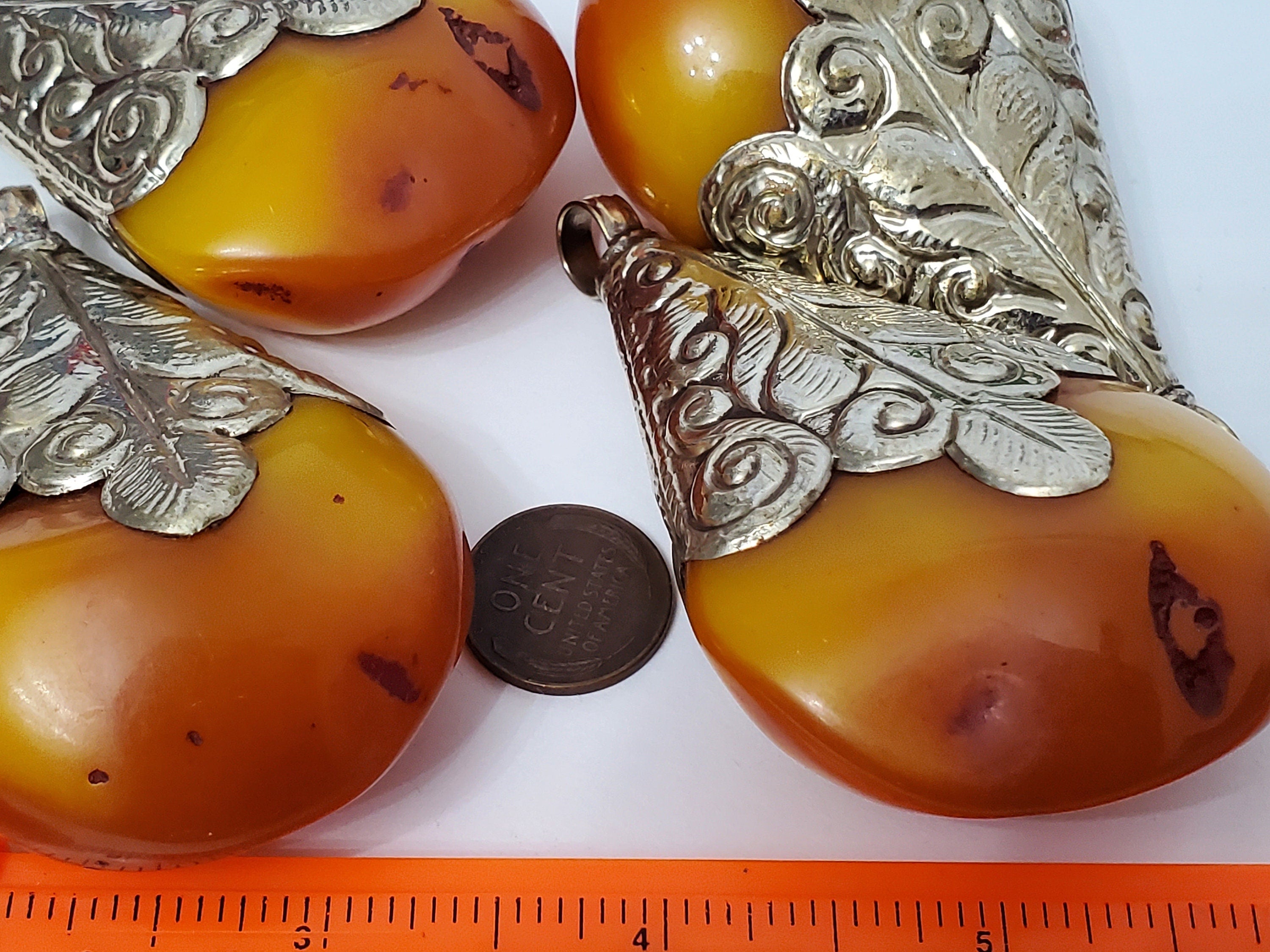 1 pendant- Extra large Bold size Teardrop shape Tibetan silver capped copal resin pendant Nepal - PM214