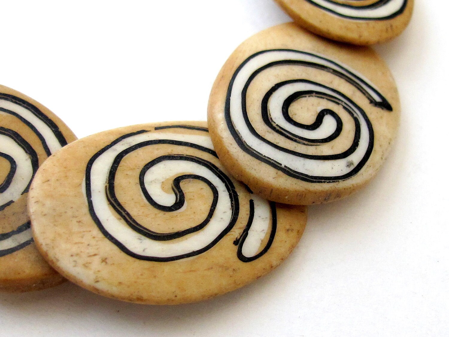 Nepal spiral recycled cattle bone beads - 4 beads set - BD395