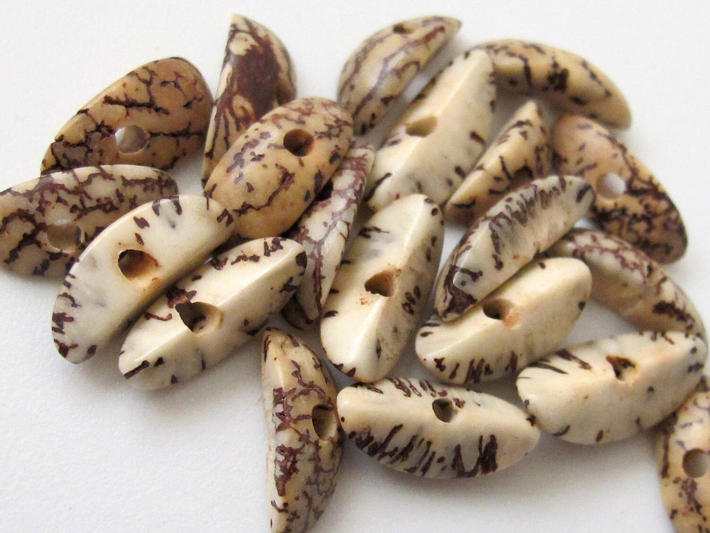 20 BEADS - Natural salwag palmwood seed beads banana shape - BD123