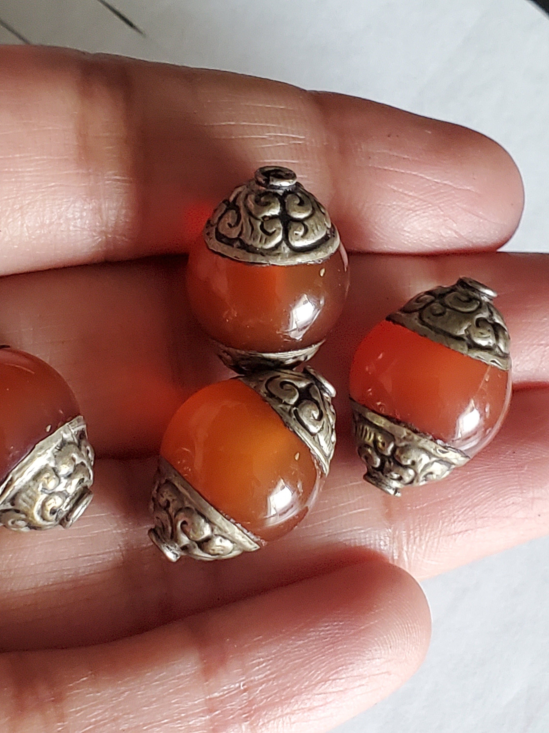 2 Beads -Tibetan capped agate beads from Nepal 19 -20 mm x 13 -14 mm - BD481T