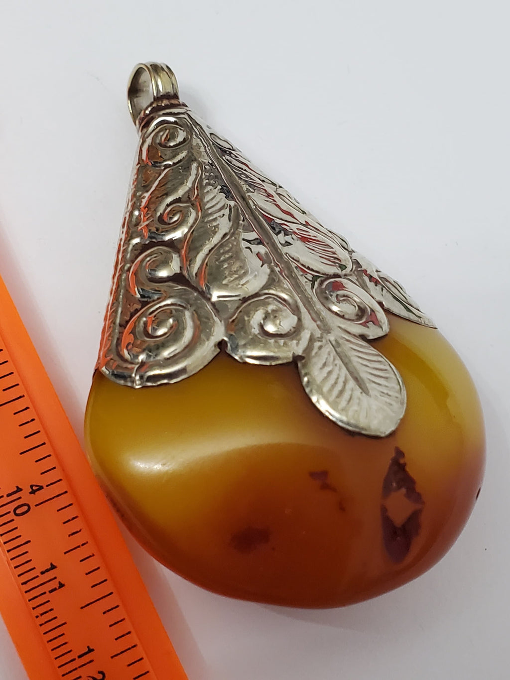 1 pendant- Extra large Bold size Teardrop shape Tibetan silver capped copal resin pendant Nepal - PM214