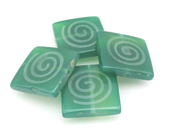 Green agate - etched Tibetan spiral swirl bead - 25 mm - 2 beads - GM016b