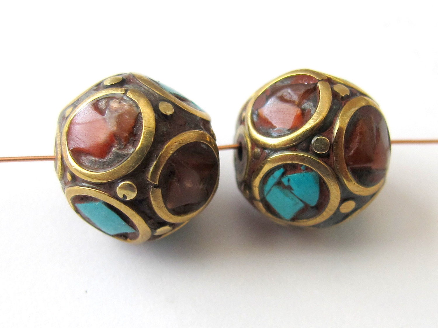 Nepalese oval brass beads - 1 bead - BD053