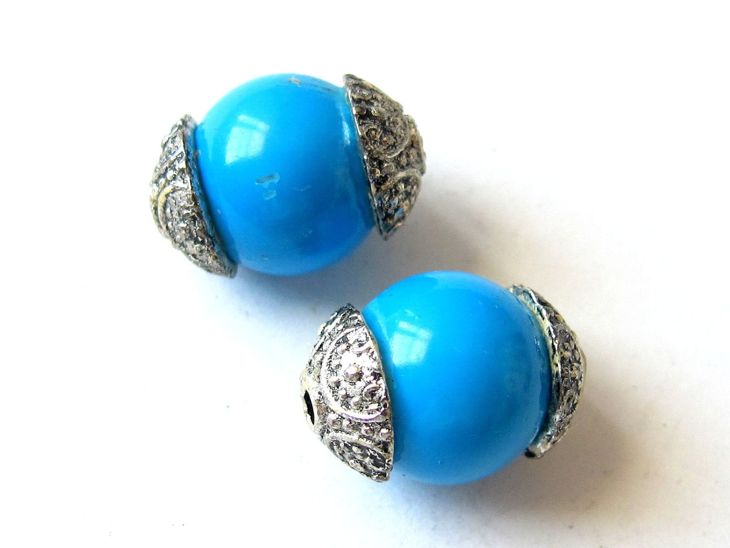 Tibetan capped blue stone bead - 2 bead - BD091
