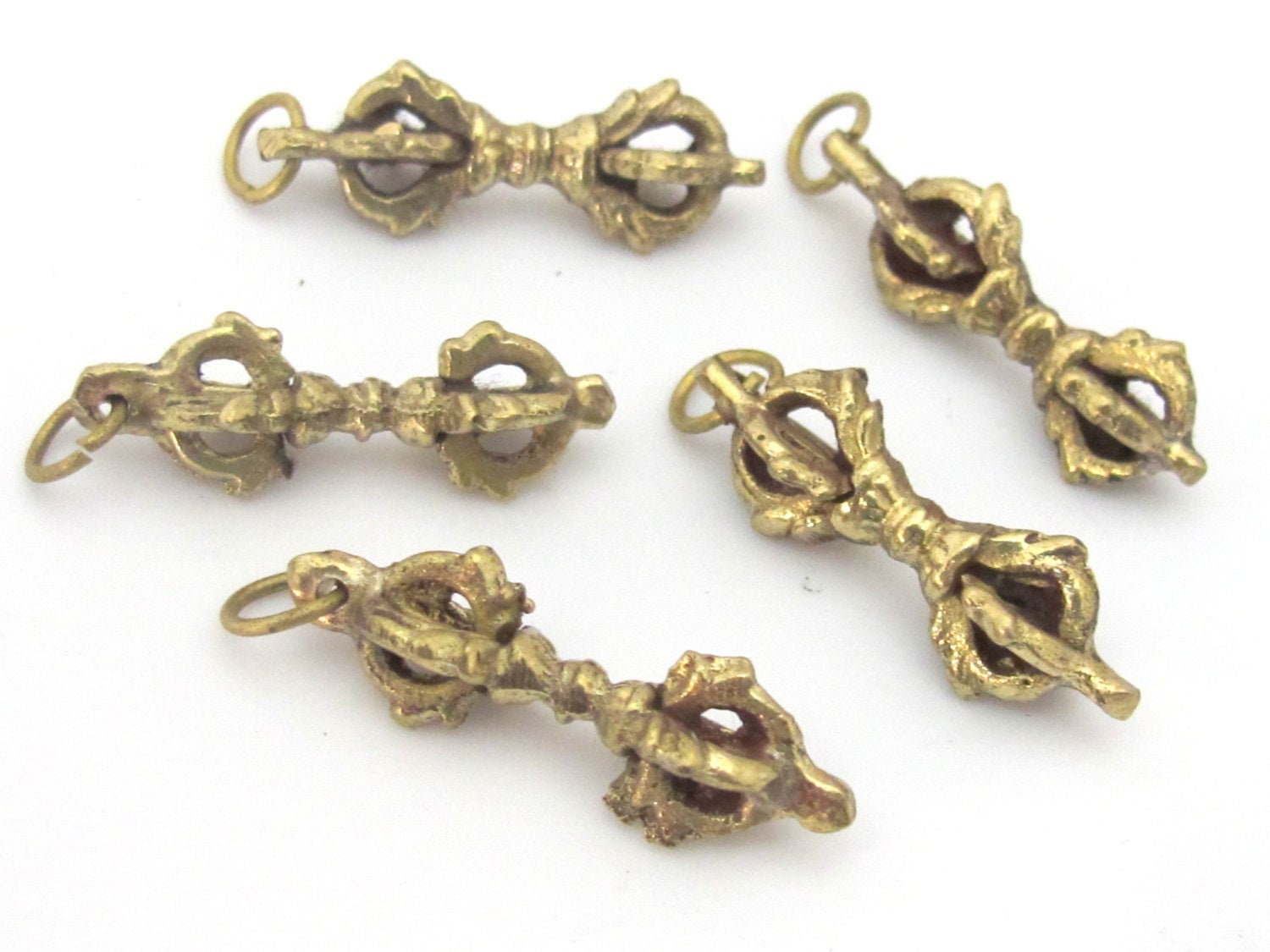 1 Pendant - Small size Tibetan vajra dorje solid brass charm pendant from Nepal - CP109