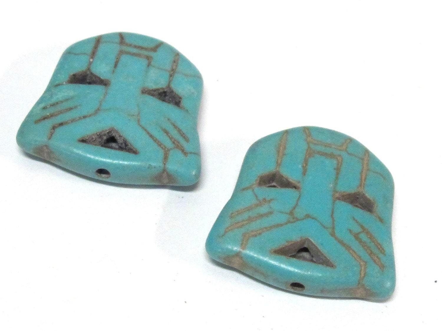 2 Beads - Blue color howlite tribal skull head shape bead - BD003B