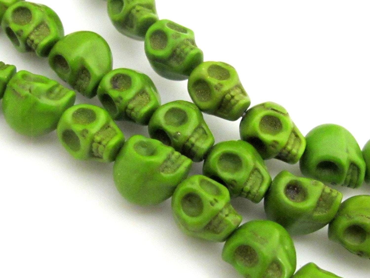 10 green howlite skull beads 10 mm x 8 mm - GM332