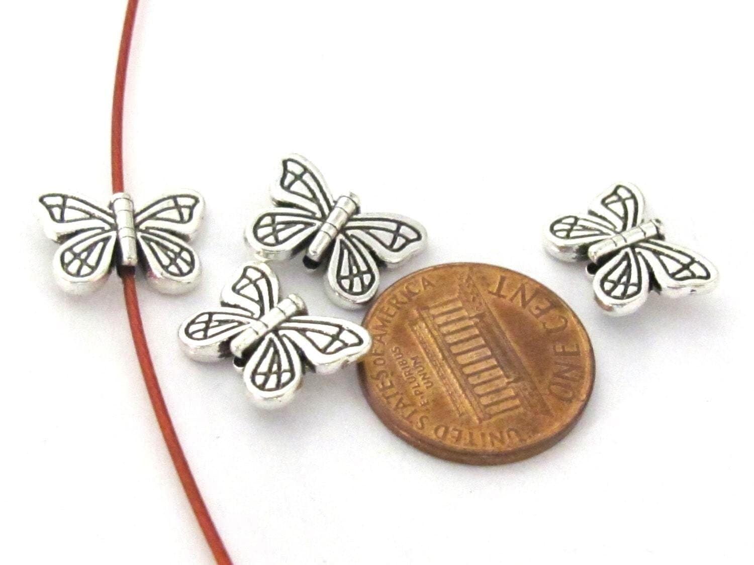 8 Beads - Beautiful butterfly antiqued silver toned metal beads - BD916