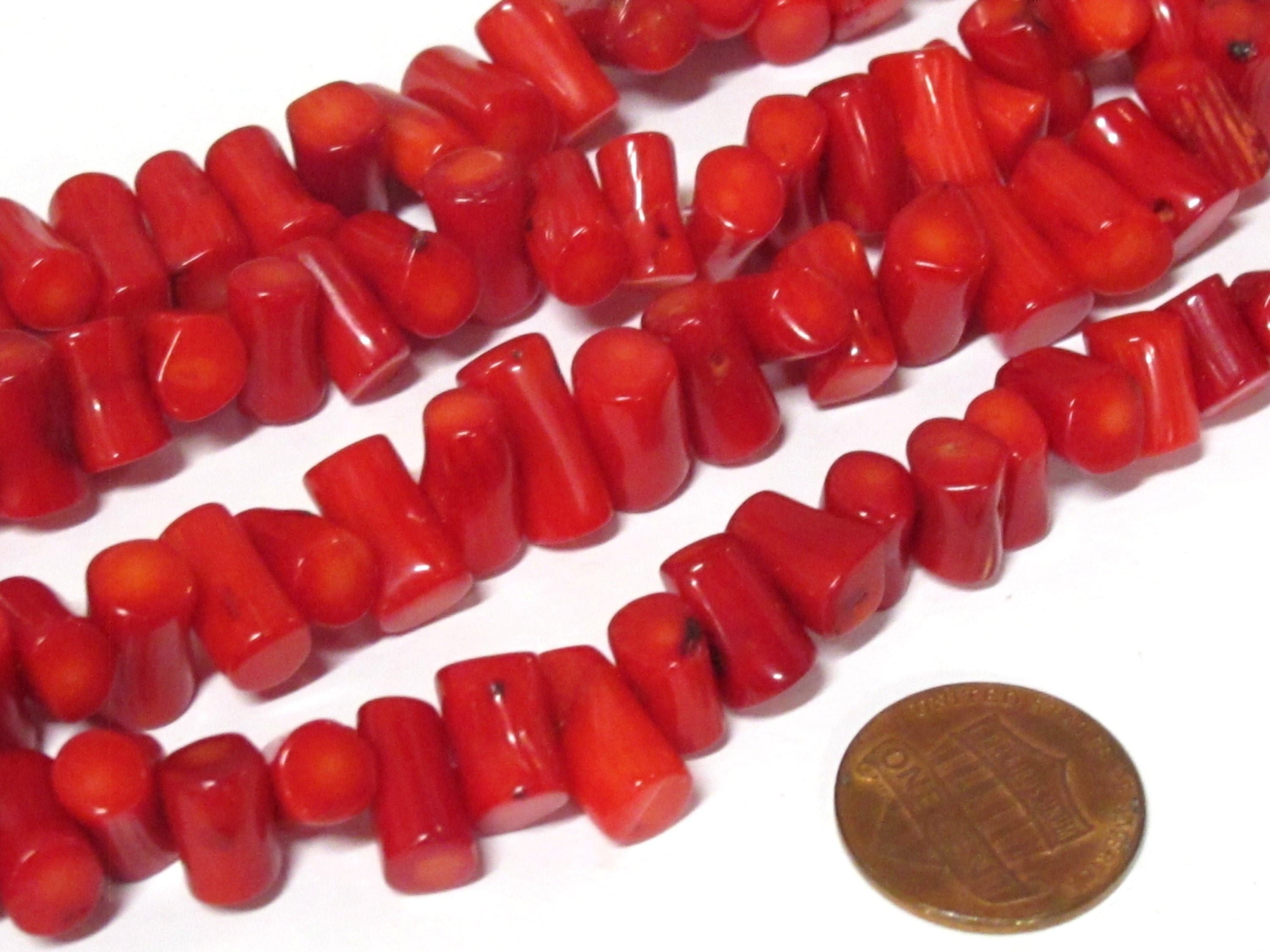 20 Beads - Tubular drum shape horizontal drilled dyed red beads - GM372