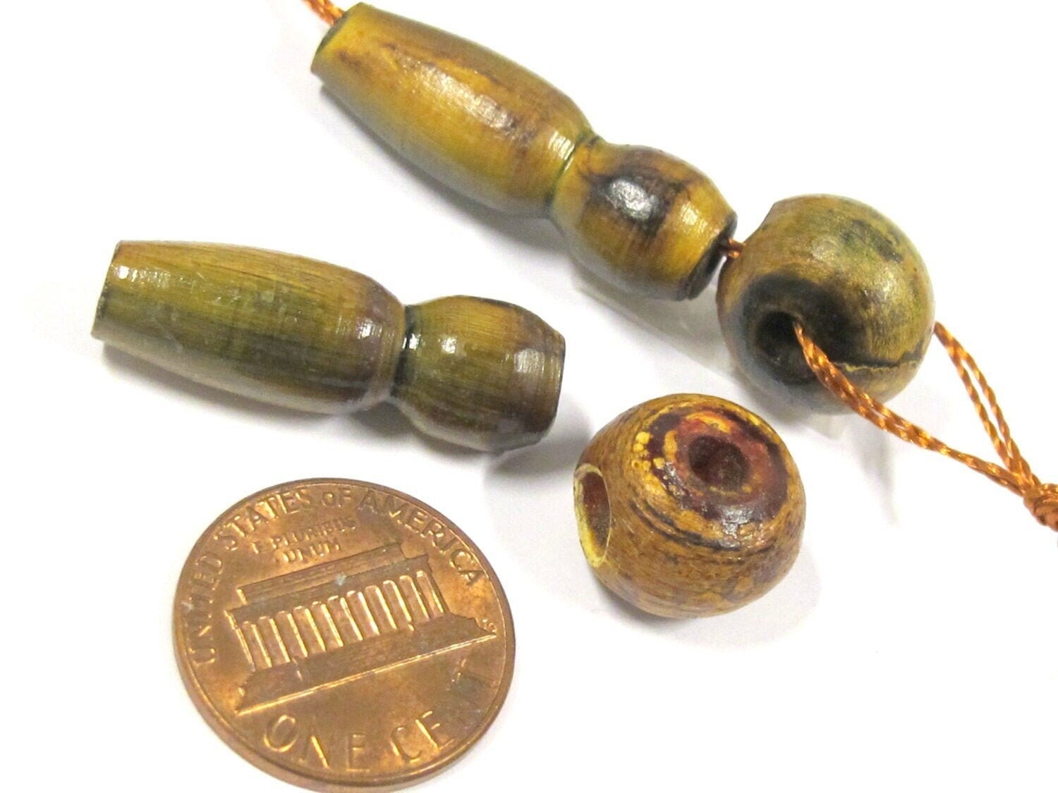 1 Guru bead - Carved recycled cattle horn bone bead - Tibetan Guru bead with column bead Set - ML028D