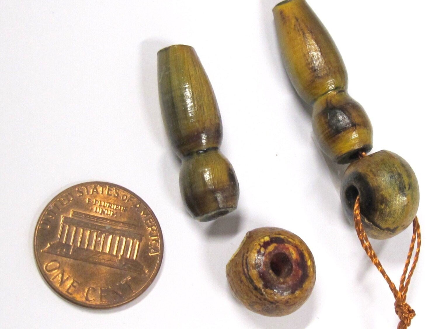 1 Guru bead - Carved recycled cattle horn bone bead - Tibetan Guru bead with column bead Set - ML028D