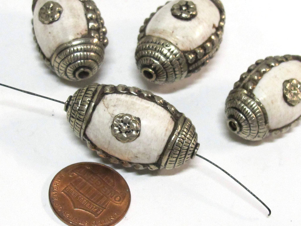 1 Bead - Large and Thick Tribal naga conch shell silver capped floral design focal bead from Nepal - CH040B