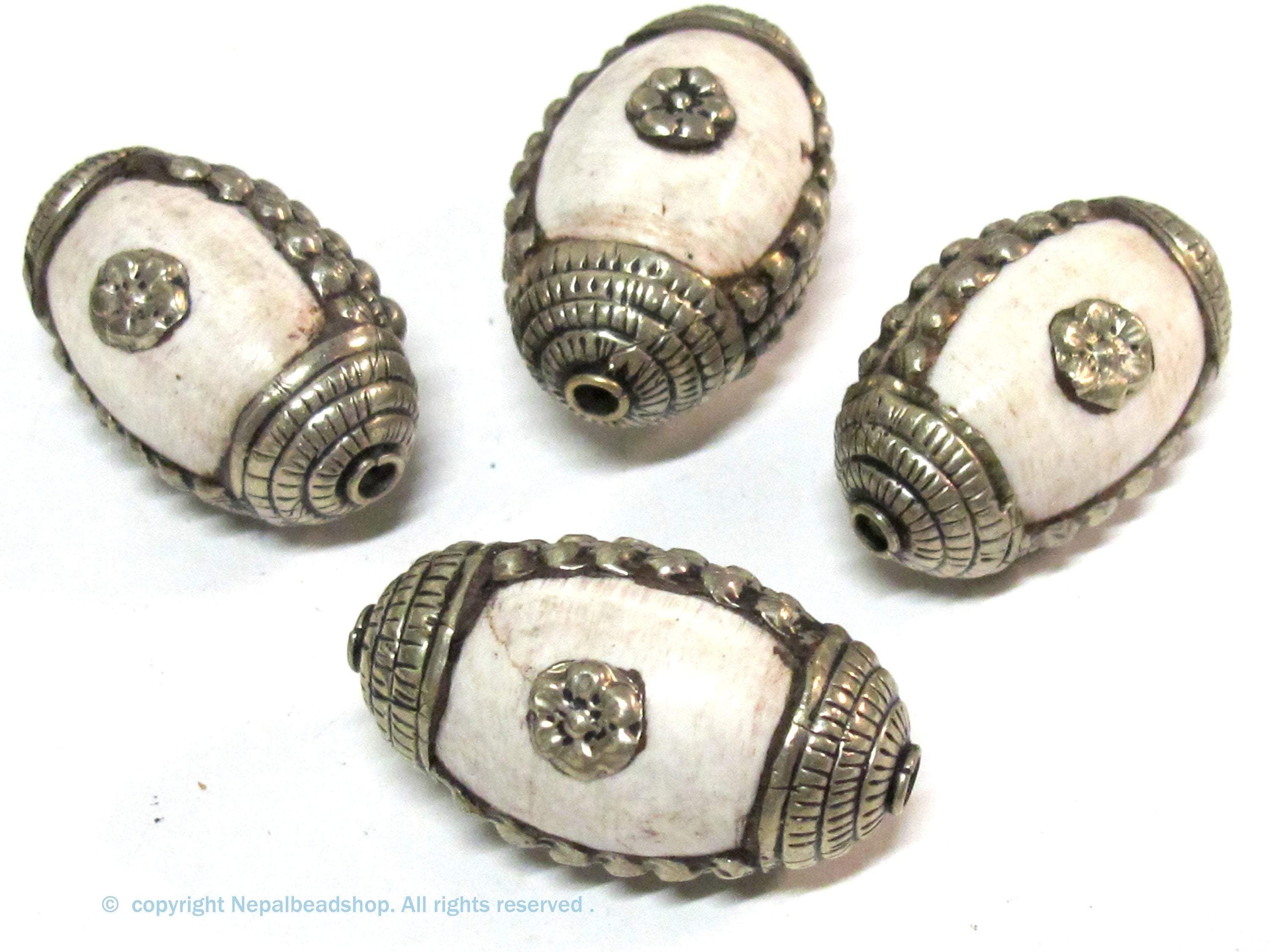 1 Bead - Large and Thick Tribal naga conch shell silver capped floral design focal bead from Nepal - CH040B