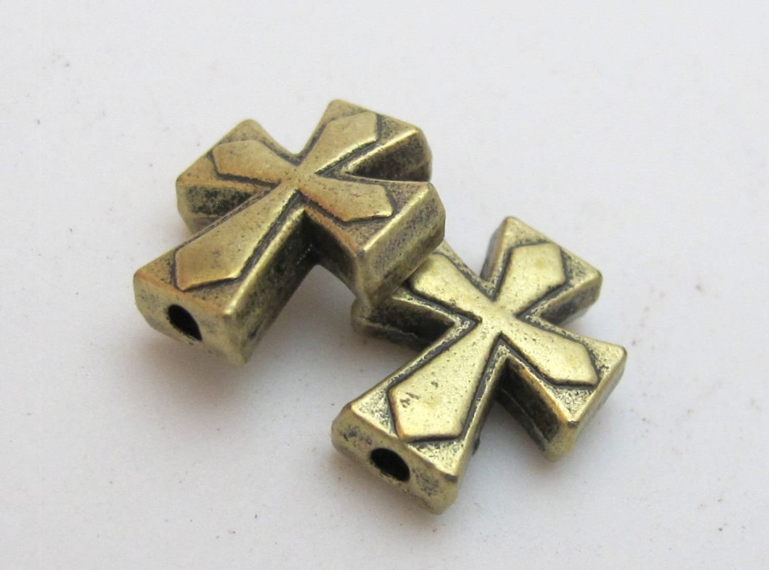 Brass tone metal cross beads - 10 beads - BD433