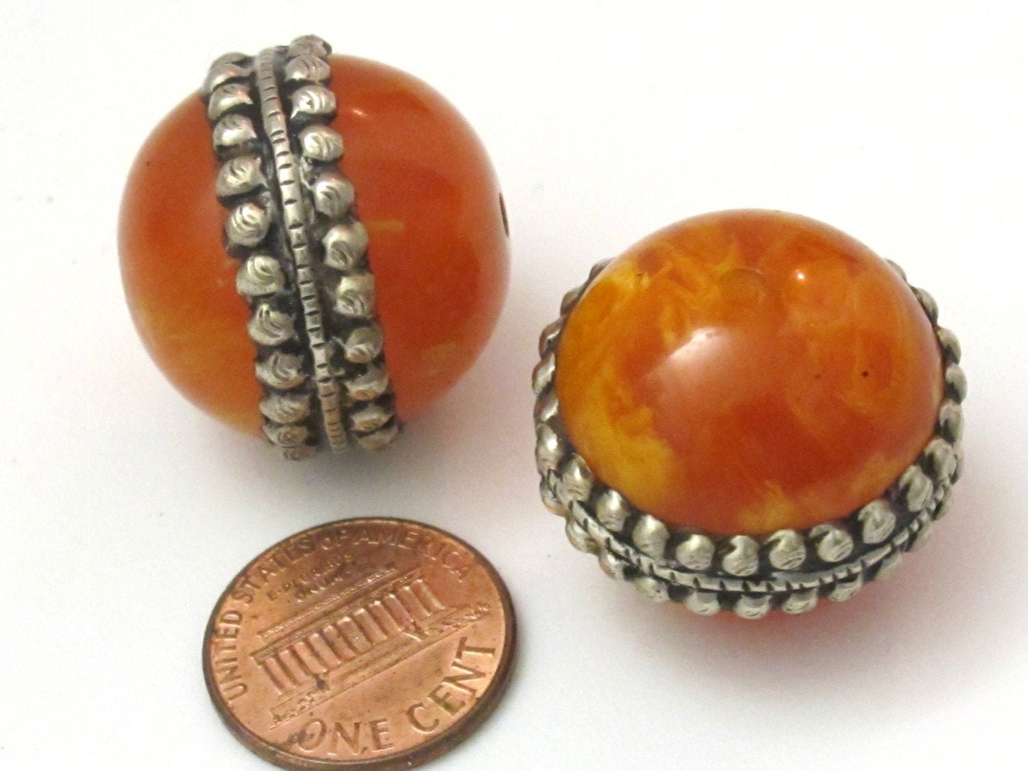 1 BEAD - Large Tibetan silver encased thick honey copal Resin focal pendant bead - BD615A