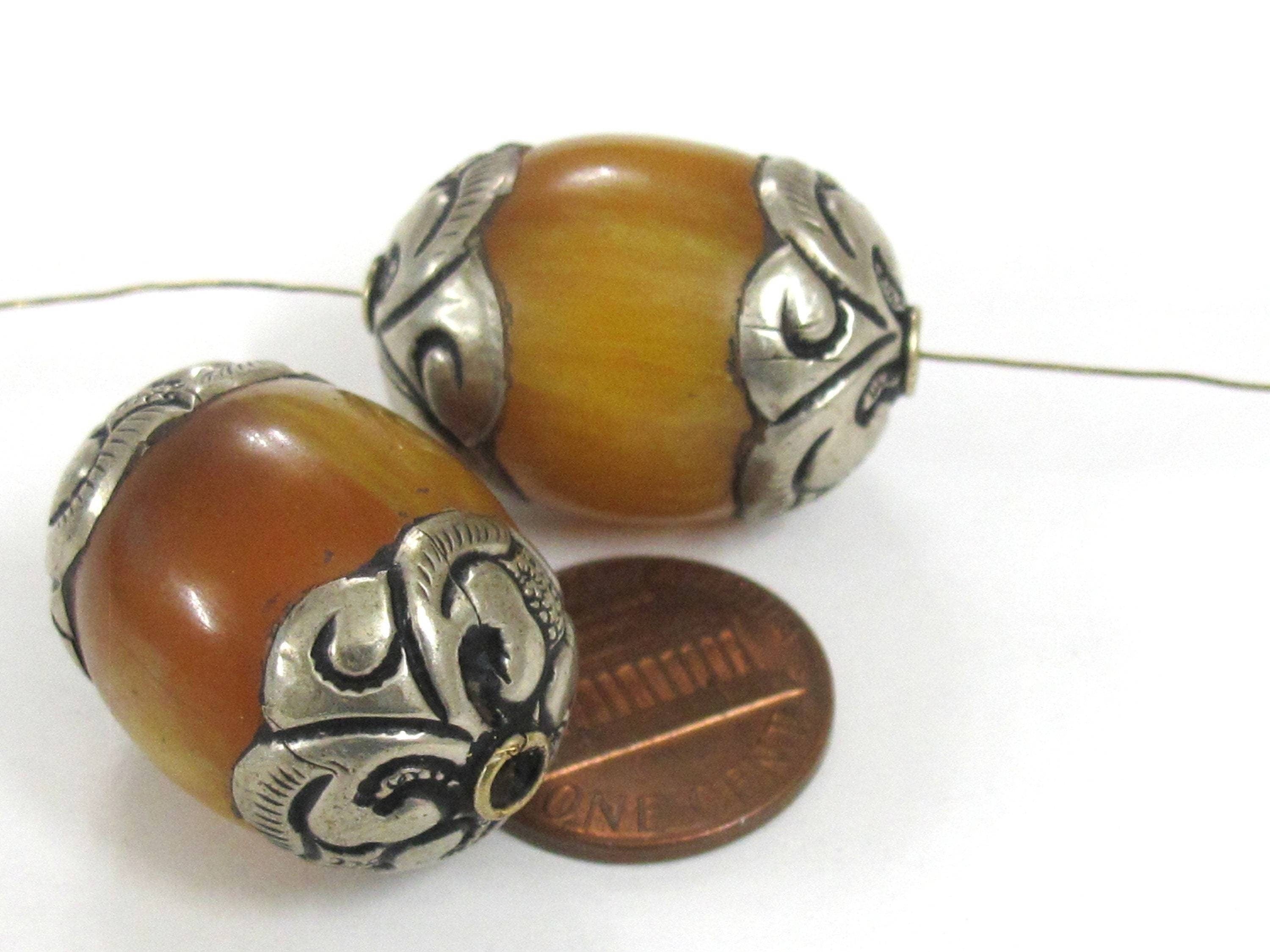 1 BEAD - Beautiful Thick Tibetan copal resin silver color capped bead from Nepal - BD984