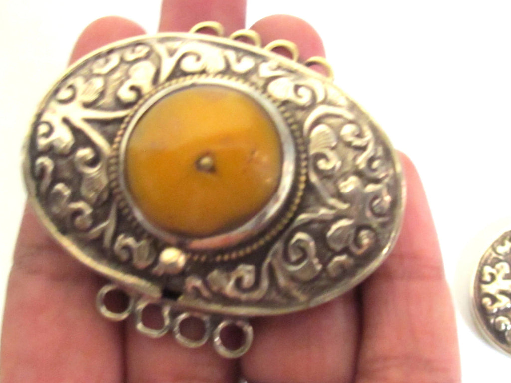 1 clasp - Large size ethnic Tibetan silver copal resin inlaid statement box clasp pendant from Nepal - LN038