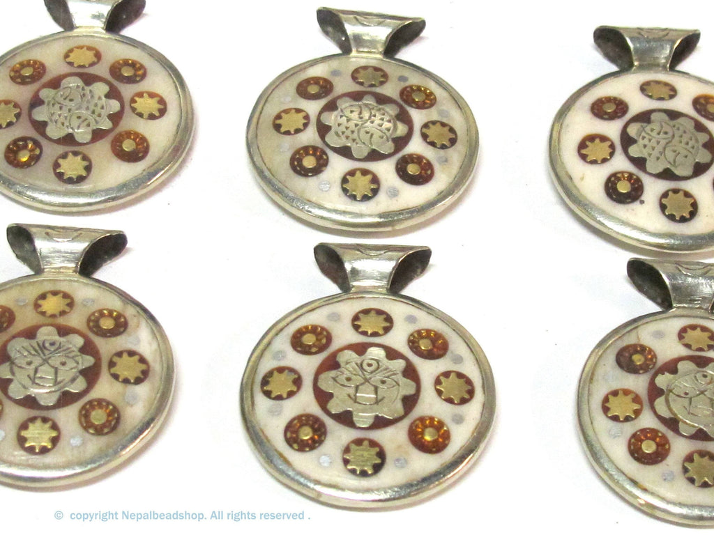 1 Pendant - Reversible 2 sided round white cream color sun moon star tibetan cattle bone pendant yin yang design on bail - PM613A