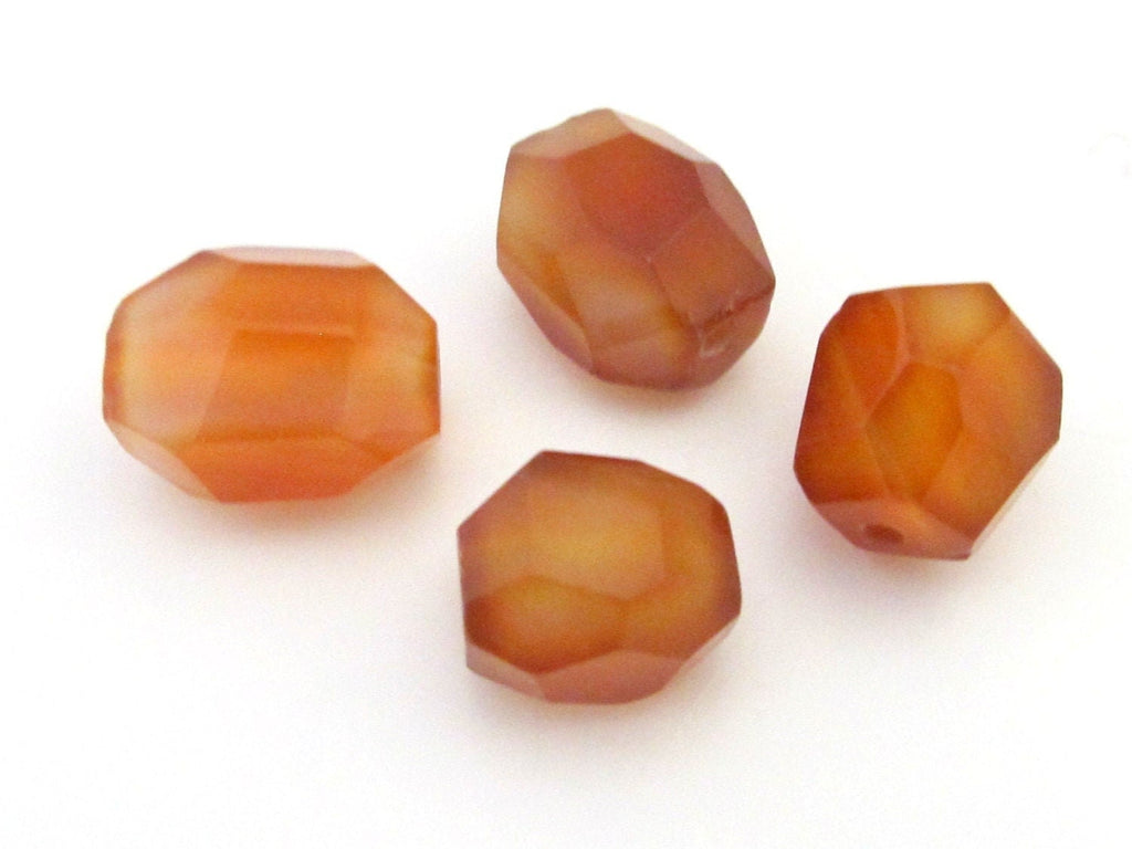 4 Beads - Faceted thick Carnelian Agate gemstone nugget beads - GM344