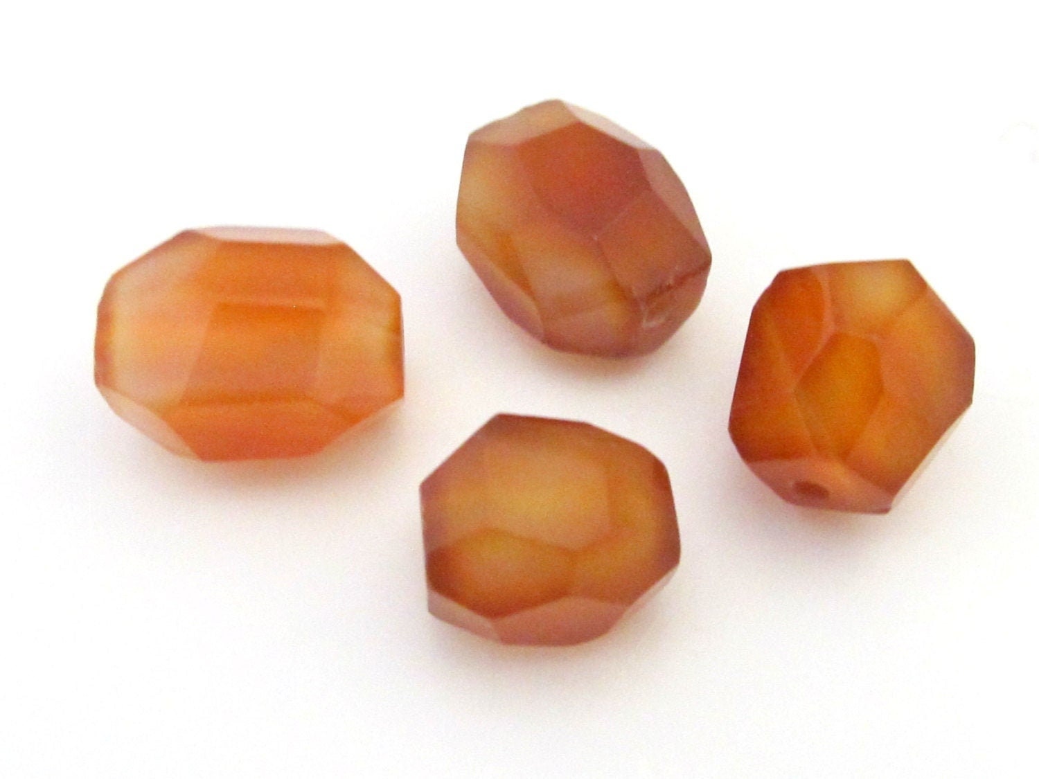 4 Beads - Faceted thick Carnelian Agate gemstone nugget beads - GM344