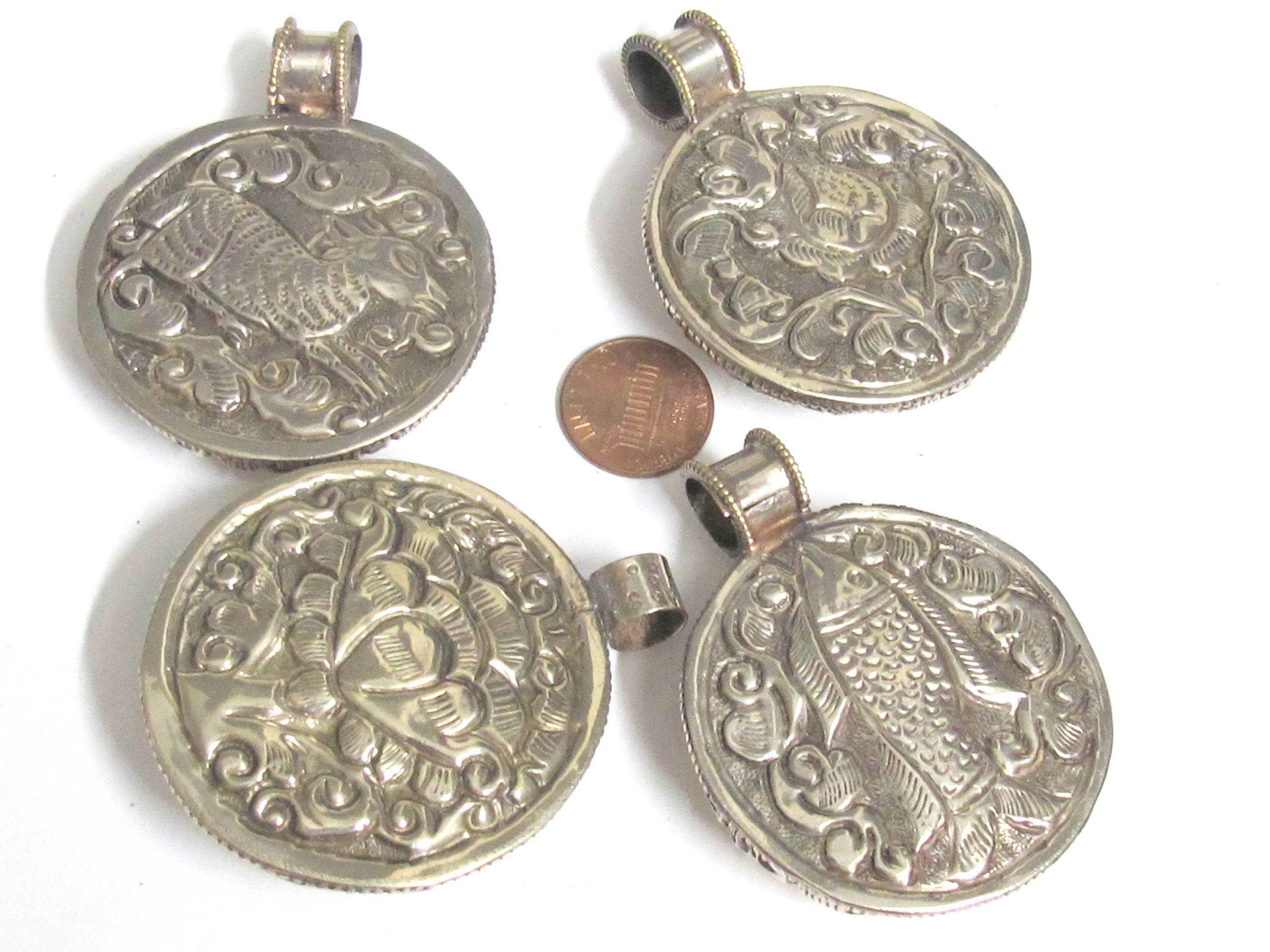 1 pendant - Tibetan Om pendant - Ethnic tribal Tibetan om naga conch shell pendants Ohm Aum om mantra Nepal pendants - PM409MA