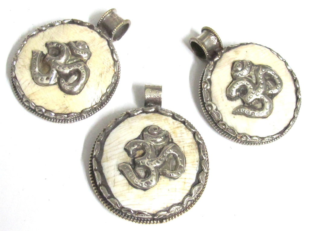1 pendant - Tibetan Om pendant - Ethnic tribal Tibetan om naga conch shell pendants Ohm Aum om mantra Nepal pendants - PM409MA