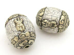 1 bead - Large Tibetan white crackle resin capped bead with tibetan silver dorje vajra symbol - BD724