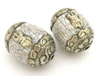 1 bead - Large Tibetan white crackle resin capped bead with tibetan silver dorje vajra symbol - BD724
