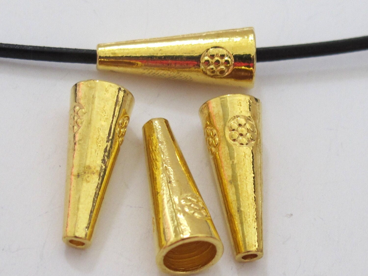 8 BEADS - Floral design gold color plated cone beads - BD511