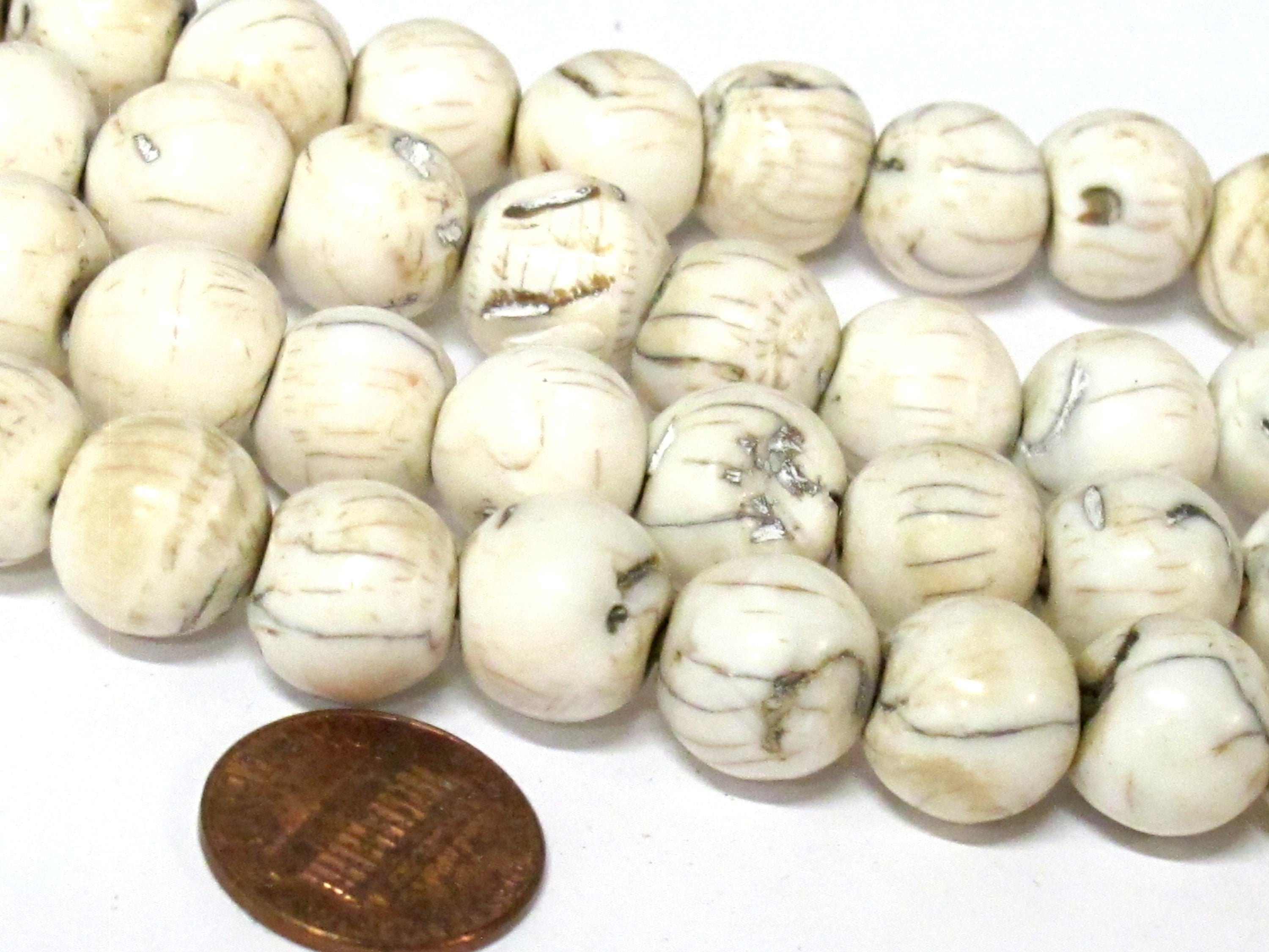 1 Bead - Ethnic tibetan Nepal natural naga conch shell chank beads - CH069