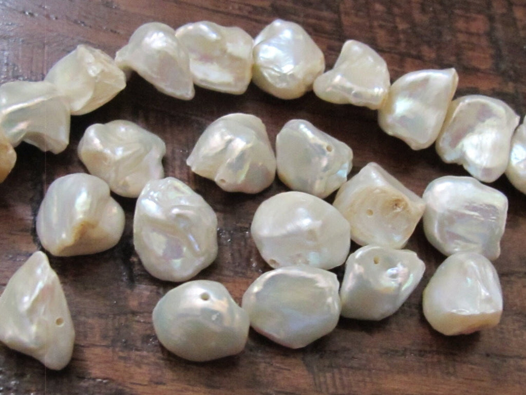 20 BEADS - Natural freshwater cultured pearl nugget beads - PL019