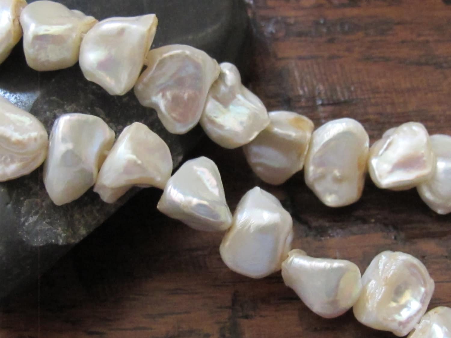 20 BEADS - Natural freshwater cultured pearl nugget beads - PL019