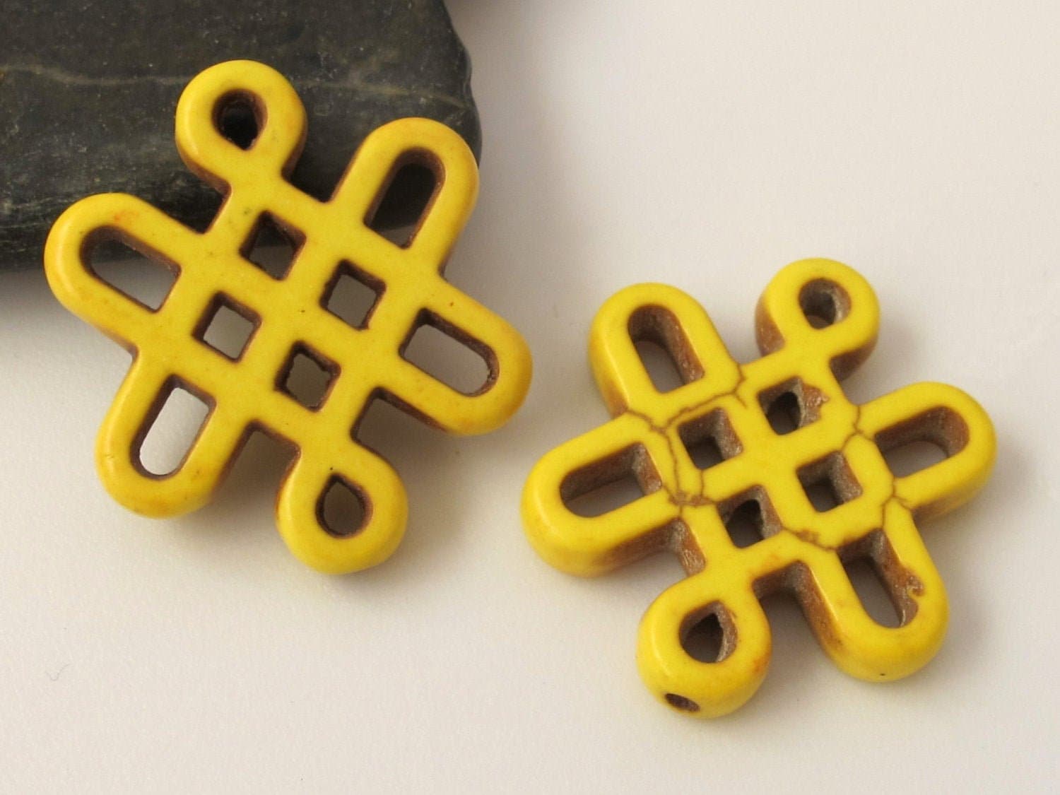 2 beads - Tibetan knot symbol magnesite beads - Yellow color - GM159