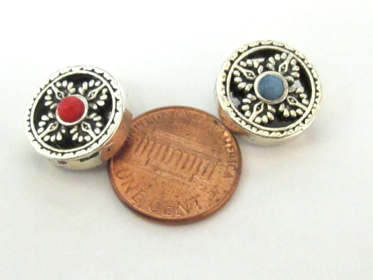 2 BEADS - Reversible Double dorje symbol silver tone plated round disc beads for mala making 15 mm - BD769