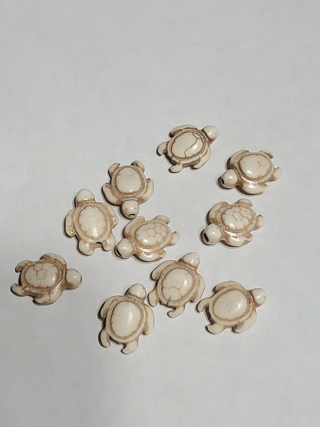 4 Beads-Howlite color Carved Turtle charm beads - GM179