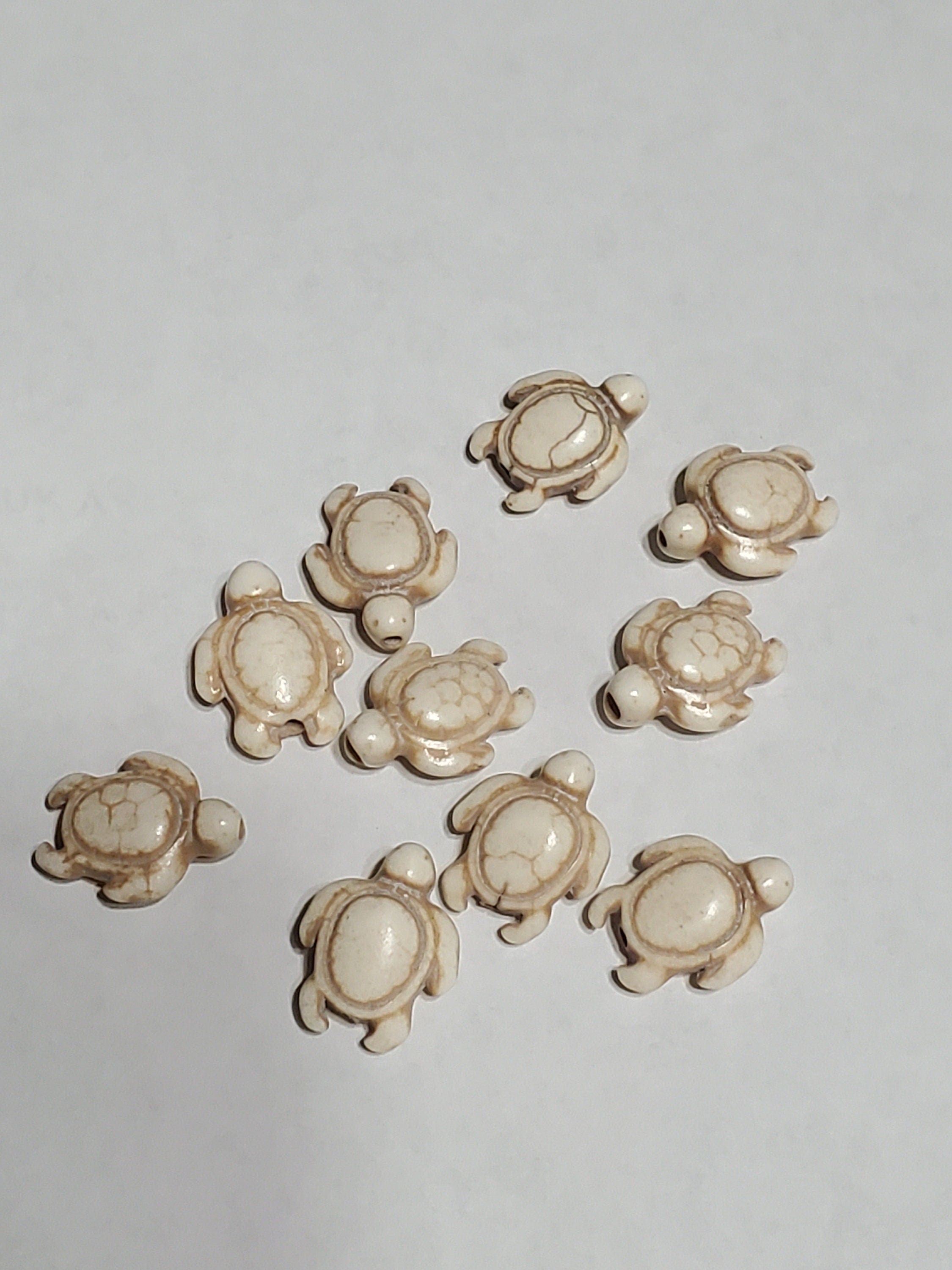 4 Beads-Howlite color Carved Turtle charm beads - GM179