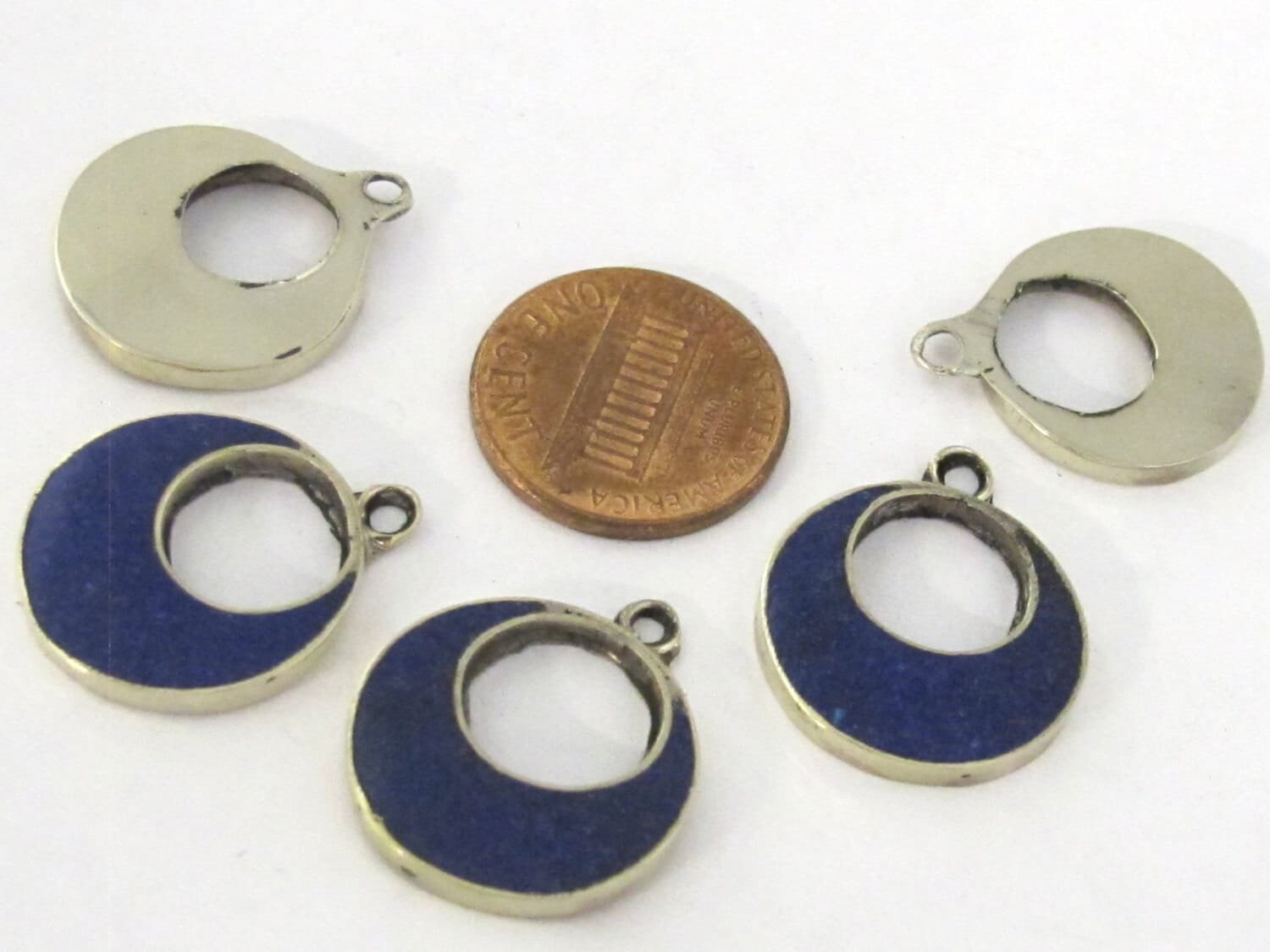 2 pieces - Tibetan silver color finish donut disc shape charm pendants with lapis inlay - PM512A
