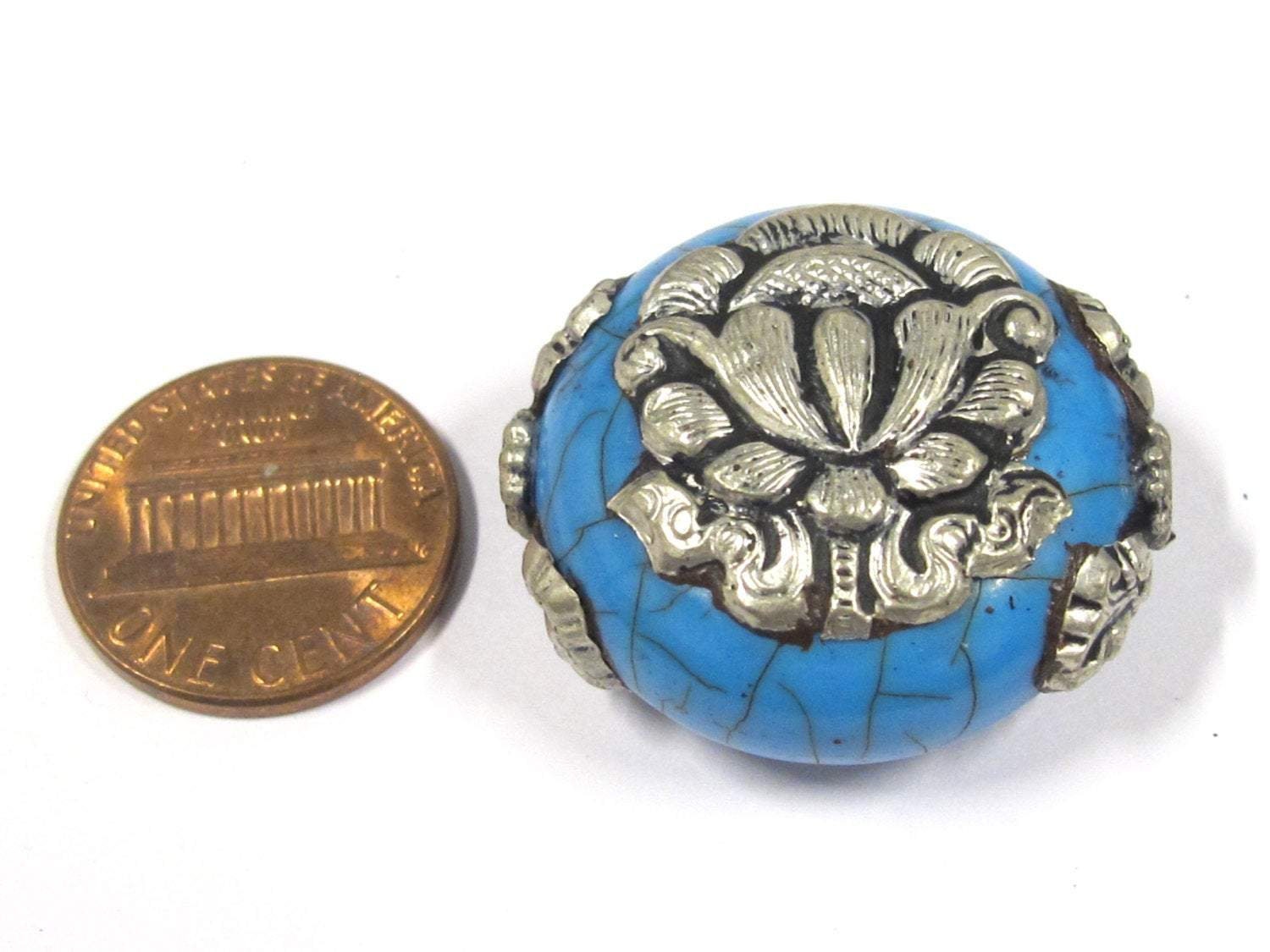 1 Bead - Beautiful large reversible blue crackle resin Tibetan silver Lotus flower bead - BD790