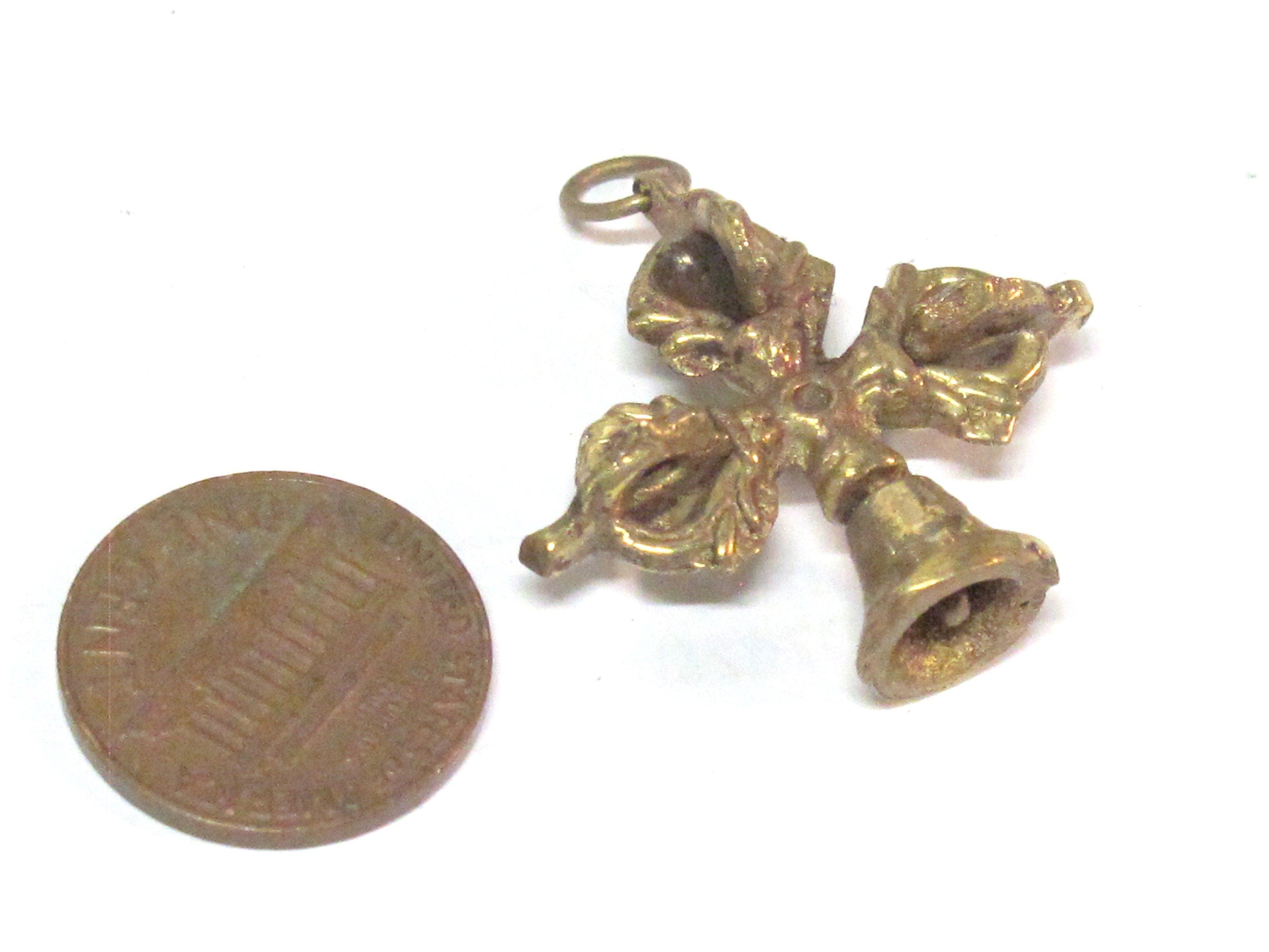 1 Pendant - Ethnic small medium size Tibetan Dorje solid brass pendant from Nepal - CP136