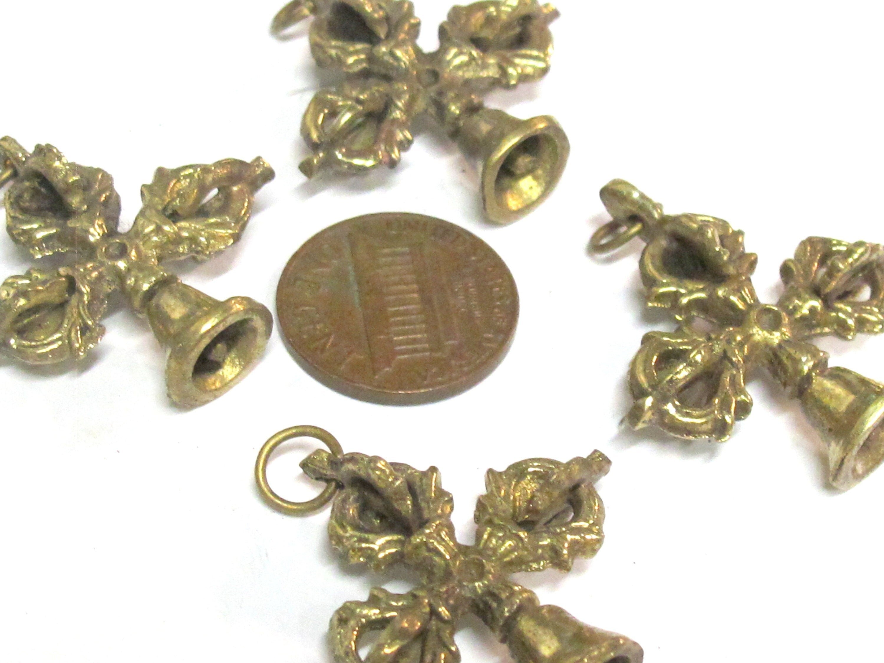 1 Pendant - Ethnic small medium size Tibetan Dorje solid brass pendant from Nepal - CP136