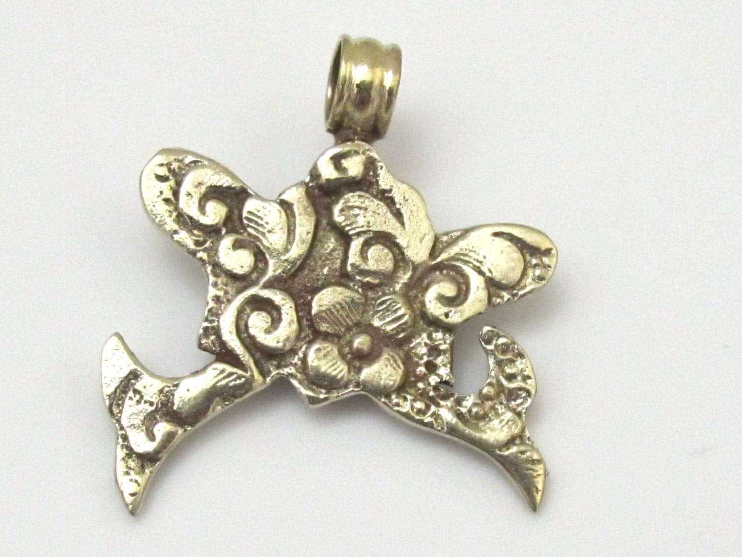 1 pendant - Antiqued silver finish Two golden fish auspicious Buddhist symbol charm Tibetan pendant - PM286C