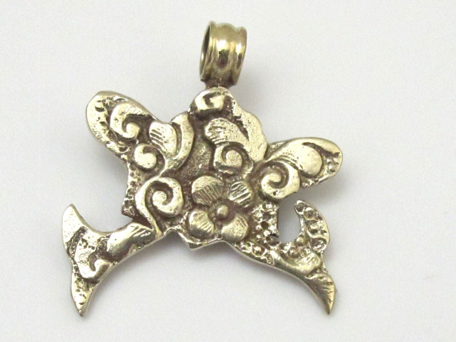 1 pendant - Antiqued silver finish Two golden fish auspicious Buddhist symbol charm Tibetan pendant - PM286C