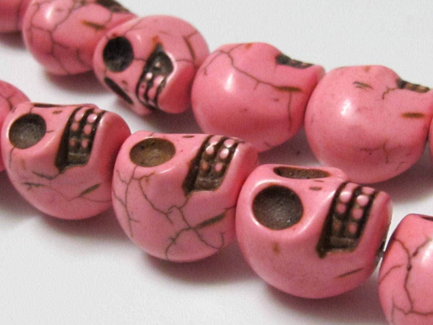 17 mm Large Pink skull beads - 2 pieces - GM193